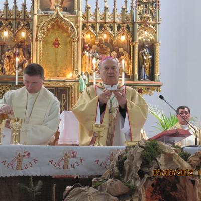 5 mai: Cacica: Întâlnirea profesorilor de la institutele teologice catolice din Iaşi şi Roman
