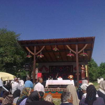 6 mai: Valea Mică: Raze de soare la sărbătoarea patronului parohiei