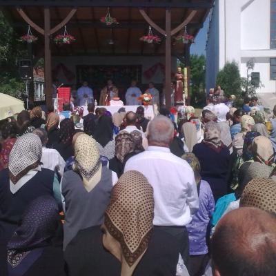 6 mai: Valea Mică: Raze de soare la sărbătoarea patronului parohiei