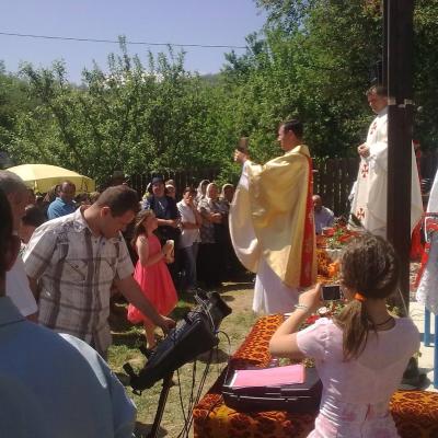 6 mai: Valea Mică: Raze de soare la sărbătoarea patronului parohiei