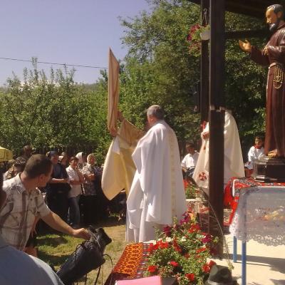 6 mai: Valea Mică: Raze de soare la sărbătoarea patronului parohiei