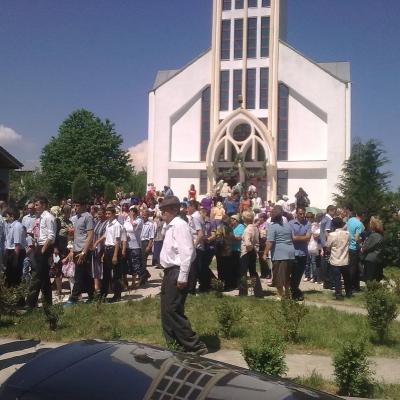 6 mai: Valea Mică: Raze de soare la sărbătoarea patronului parohiei