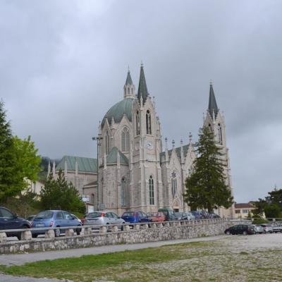 6 mai: Castelpetroso (IT): Românii de la Roma în pelerinaj la sanctuarul "Maica Domnului Îndurerată"