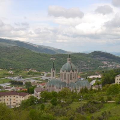 6 mai: Castelpetroso (IT): Românii de la Roma în pelerinaj la sanctuarul "Maica Domnului Îndurerată"