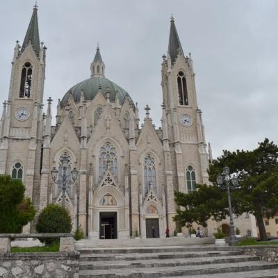 6 mai: Castelpetroso (IT): Românii de la Roma în pelerinaj la sanctuarul "Maica Domnului Îndurerată"