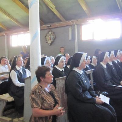 12 mai: Satu Nou: Sfinţirea casei Congregaţiei "Fiicele Sfântului Francisc"