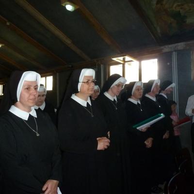 12 mai: Satu Nou: Sfinţirea casei Congregaţiei "Fiicele Sfântului Francisc"