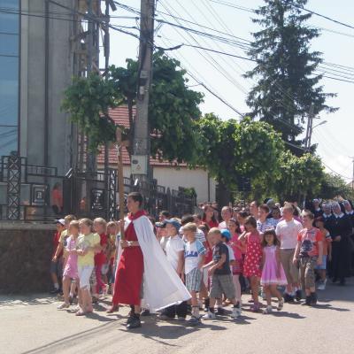 12 mai: Satu Nou: Sfinţirea casei Congregaţiei "Fiicele Sfântului Francisc"
