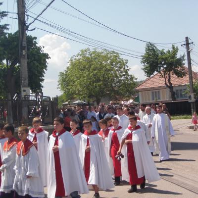 12 mai: Satu Nou: Sfinţirea casei Congregaţiei "Fiicele Sfântului Francisc"