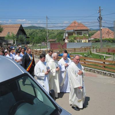 12 mai: Satu Nou: Sfinţirea casei Congregaţiei "Fiicele Sfântului Francisc"