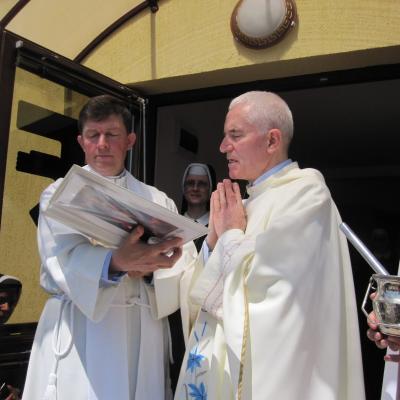 12 mai: Satu Nou: Sfinţirea casei Congregaţiei "Fiicele Sfântului Francisc"