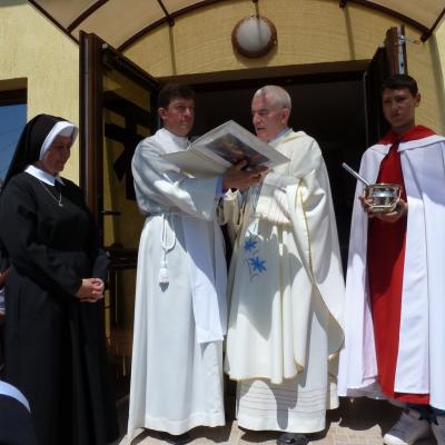 12 mai: Satu Nou: Sfinţirea casei Congregaţiei "Fiicele Sfântului Francisc"
