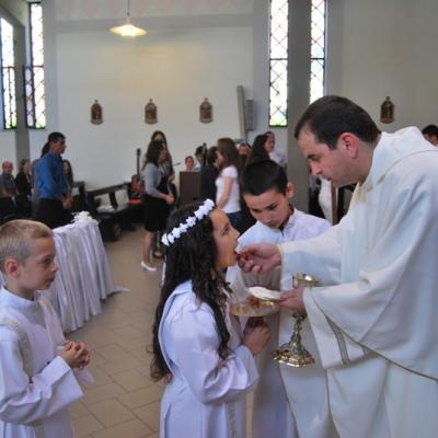 13 mai: Ladispoli: "Voi sunteţi prietenii mei". Prima Împărtăşanie