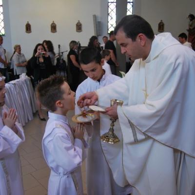 13 mai: Ladispoli: "Voi sunteţi prietenii mei". Prima Împărtăşanie