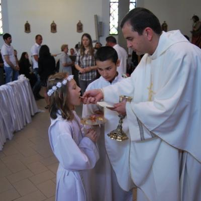 13 mai: Ladispoli: "Voi sunteţi prietenii mei". Prima Împărtăşanie