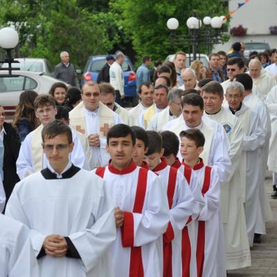 13 mai: Bacău: "Coroana mea este Fiul meu!" - Hramul Parohiei "Fericitul Ieremia Valahul"