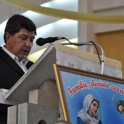 13 mai: Bacău: "Coroana mea este Fiul meu!" - Hramul Parohiei "Fericitul Ieremia Valahul"