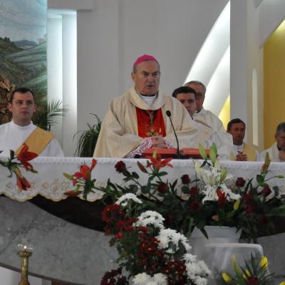 13 mai: Bacău: "Coroana mea este Fiul meu!" - Hramul Parohiei "Fericitul Ieremia Valahul"