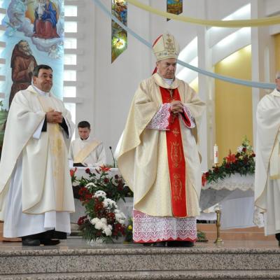 13 mai: Bacău: "Coroana mea este Fiul meu!" - Hramul Parohiei "Fericitul Ieremia Valahul"