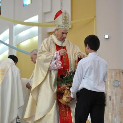 13 mai: Bacău: "Coroana mea este Fiul meu!" - Hramul Parohiei "Fericitul Ieremia Valahul"
