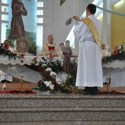 13 mai: Bacău: "Coroana mea este Fiul meu!" - Hramul Parohiei "Fericitul Ieremia Valahul"