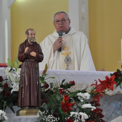 13 mai: Bacău: "Coroana mea este Fiul meu!" - Hramul Parohiei "Fericitul Ieremia Valahul"