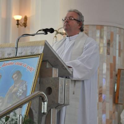 13 mai: Bacău: "Coroana mea este Fiul meu!" - Hramul Parohiei "Fericitul Ieremia Valahul"
