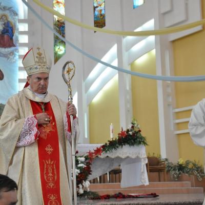 13 mai: Bacău: "Coroana mea este Fiul meu!" - Hramul Parohiei "Fericitul Ieremia Valahul"