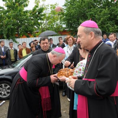 20 mai: Bacău (Şerbăneşti): Sfinţirea bisericii "Inima Neprihănită a Mariei"