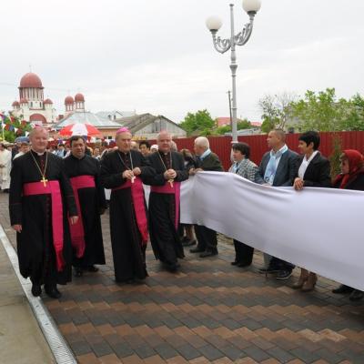 20 mai: Bacău (Şerbăneşti): Sfinţirea bisericii "Inima Neprihănită a Mariei"