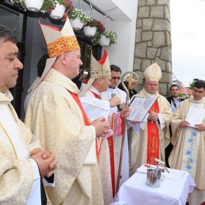 20 mai: Bacău (Şerbăneşti): Sfinţirea bisericii "Inima Neprihănită a Mariei"