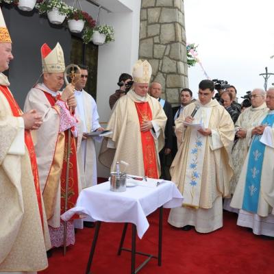 20 mai: Bacău (Şerbăneşti): Sfinţirea bisericii "Inima Neprihănită a Mariei"