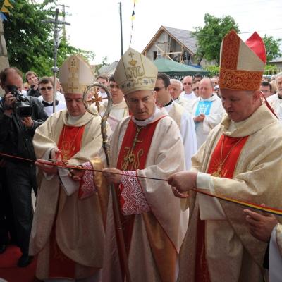 20 mai: Bacău (Şerbăneşti): Sfinţirea bisericii "Inima Neprihănită a Mariei"