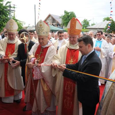 20 mai: Bacău (Şerbăneşti): Sfinţirea bisericii "Inima Neprihănită a Mariei"