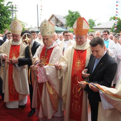 20 mai: Bacău (Şerbăneşti): Sfinţirea bisericii "Inima Neprihănită a Mariei"