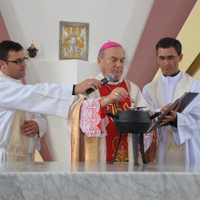 20 mai: Bacău (Şerbăneşti): Sfinţirea bisericii "Inima Neprihănită a Mariei"