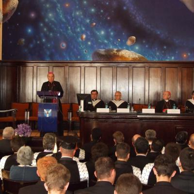 21-22 mai: Iaşi: Vizita cardinalului Christoph Schönborn cu ocazia primirii titlului de Doctor Honoris Causa