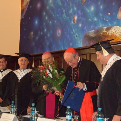 21-22 mai: Iaşi: Vizita cardinalului Christoph Schönborn cu ocazia primirii titlului de Doctor Honoris Causa