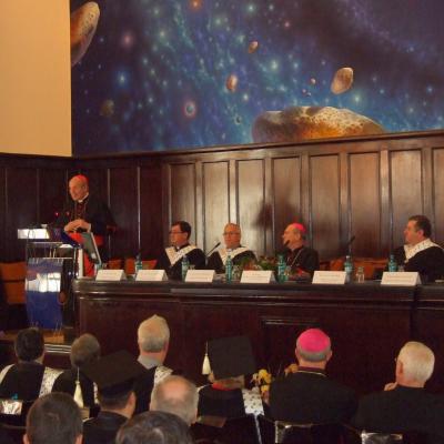 21-22 mai: Iaşi: Vizita cardinalului Christoph Schönborn cu ocazia primirii titlului de Doctor Honoris Causa