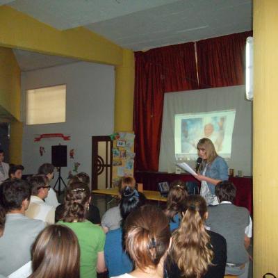 22 mai: Bacău "Sfântul Nicolae": Simpozionul O floare la fereastra cerului (ediţia a doua)