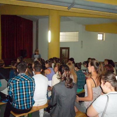 22 mai: Bacău "Sfântul Nicolae": Simpozionul O floare la fereastra cerului (ediţia a doua)