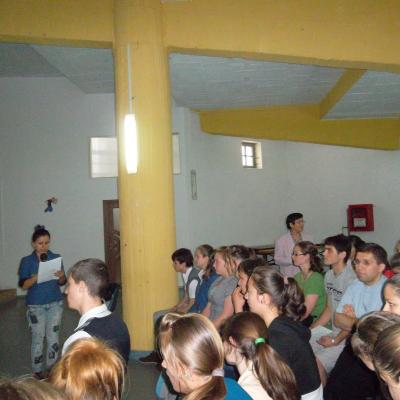 22 mai: Bacău "Sfântul Nicolae": Simpozionul O floare la fereastra cerului (ediţia a doua)