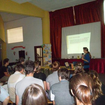22 mai: Bacău "Sfântul Nicolae": Simpozionul O floare la fereastra cerului (ediţia a doua)
