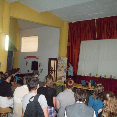 22 mai: Bacău "Sfântul Nicolae": Simpozionul O floare la fereastra cerului (ediţia a doua)