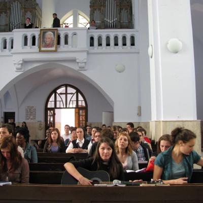 26 mai: Cacica: Pelerinajul studenţilor
