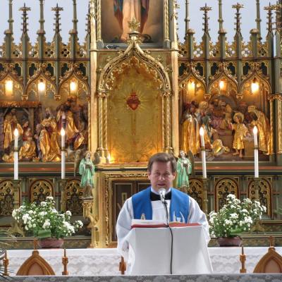 26 mai: Cacica: Pelerinajul studenţilor