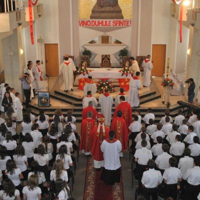 26 mai: Iaşi "Sfântul Anton de Padova": Sărbătoarea administrării Mirului