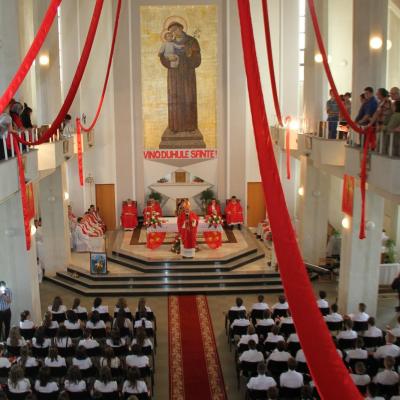 26 mai: Iaşi "Sfântul Anton de Padova": Sărbătoarea administrării Mirului