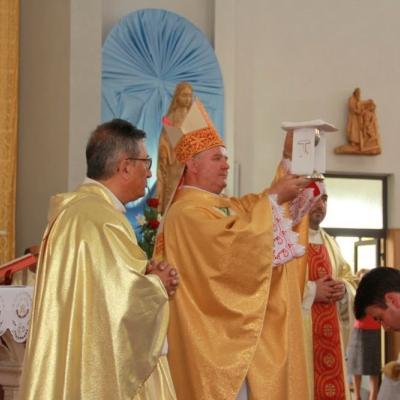 26 mai: Roman: Noi preoţi în via Domnului