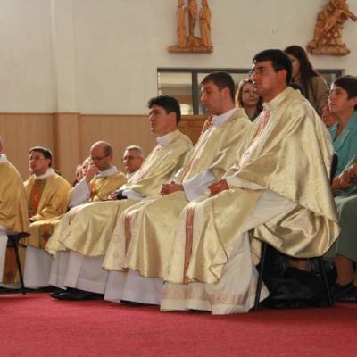 26 mai: Roman: Noi preoţi în via Domnului